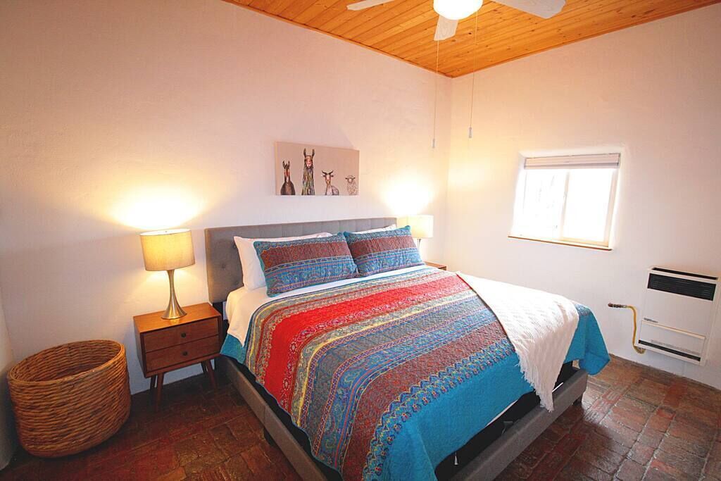1 habitación, tabla de planchar con plancha, wifi y ropa de cama 