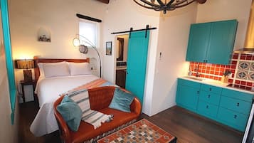 Bügeleisen/Bügelbrett, Reisekinderbett, WLAN, Bettwäsche