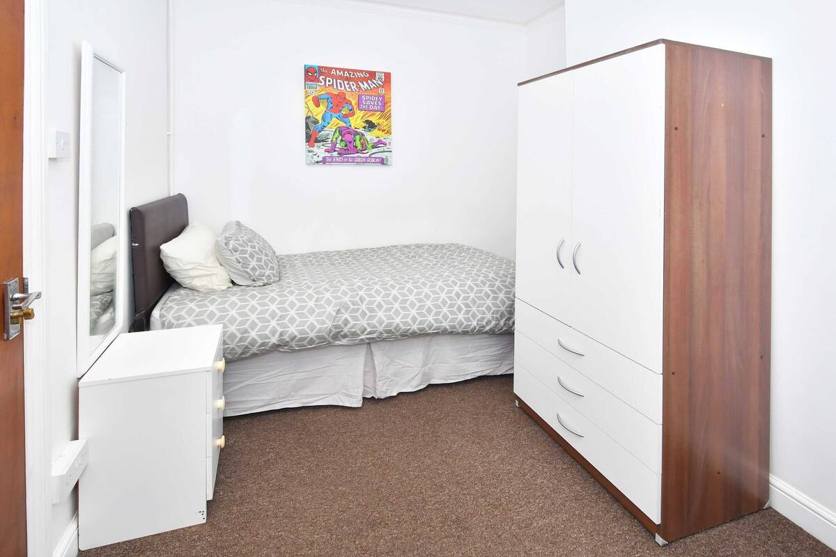 House, Private Bathroom | 3 bedrooms