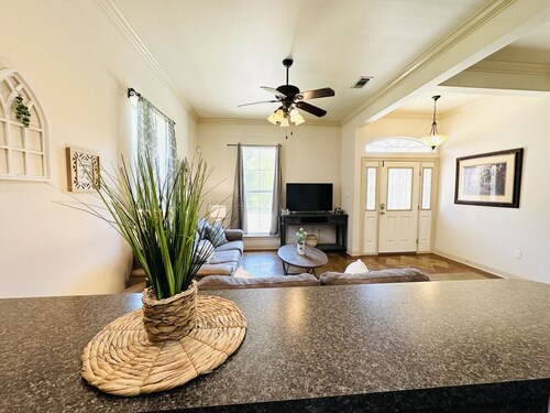 Villa 6, spacious townhouse in Tickfaw, LA