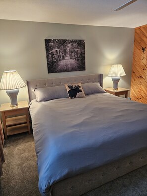 5 bedrooms, desk, iron/ironing board, travel crib