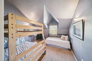 4 Schlafzimmer, Bügeleisen/Bügelbrett, WLAN, Bettwäsche