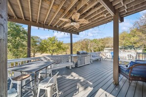 Outdoor dining - 80’s Retro Themed Lakefront with Amazing Views Game Rm  Open Cabin-Fiber WiFi (Eufala)