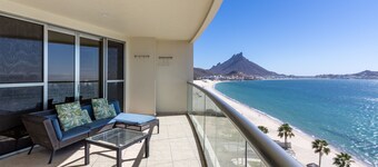 Playa Blanca Condo - 9th Floor Ocean Views! by RedAwning