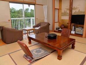 Unclassified image, 5 of 10, button - Showa Retro Spa Hotel Takasago Onsen (Asahikawa)