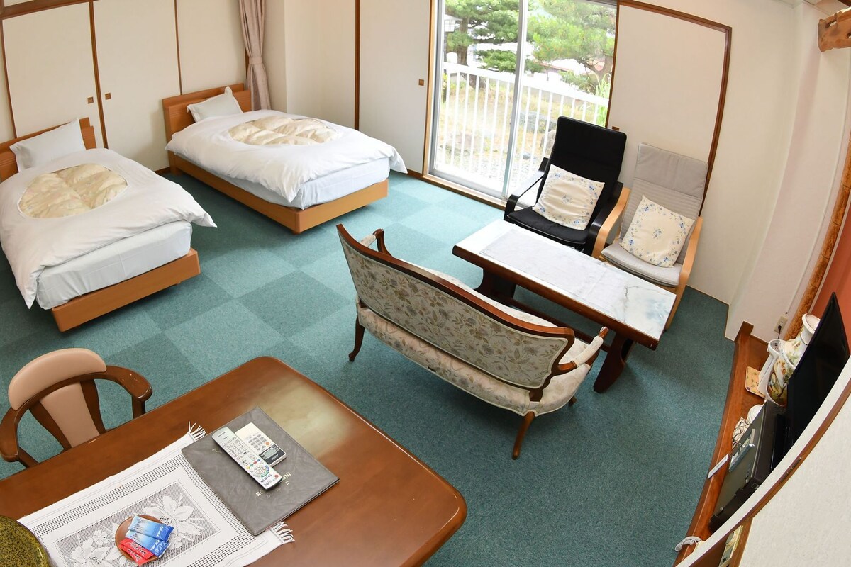Japanese Modern Twin Room For Two Guests