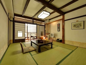 Room - Umedaya Ryokan (Katashina)