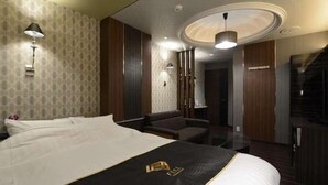 Ảnh chưa phân loại, 3 trong số 6 ảnh, nút