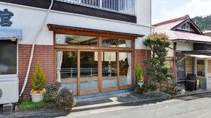 Exterior detail - Suzukiya Ryokan (Daigo)