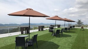 Outdoor dining - The View Setouchi (Asakuchi)