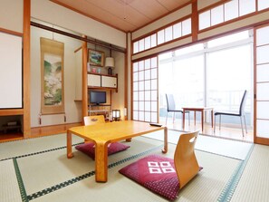 Room - Ebisuso (Takashima)