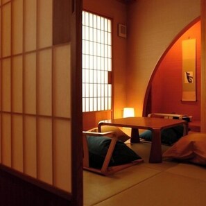 Interior - Tsukino Nagisa (Tahara)