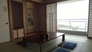 Living room - Well Goshikihama Resort Center (Sumoto)