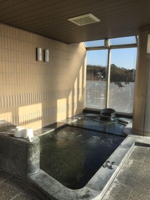 Unclassified image, 5 of 25, button - Well Goshikihama Resort Center (Sumoto)