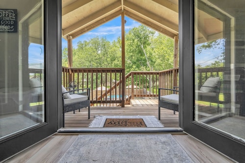 1-bedroom vacation home just 14 minutes from Comal River Perfect Romantic Escape