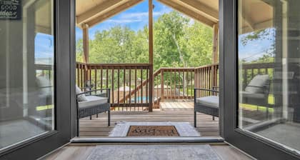 1-bedroom vacation home just 14 minutes from Comal River Perfect Romantic Escape