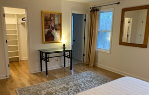 3 slaapkamers, een bureau, een strijkplank/strijkijzer, gratis wifi