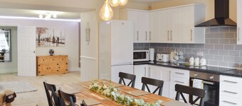Riverside Cottage - UK32405