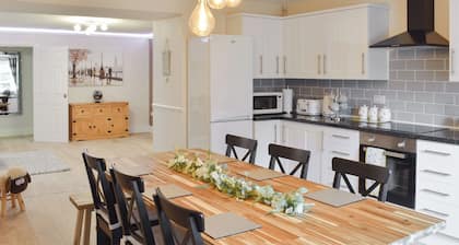 Riverside Cottage - UK32405