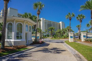 المنشأة من الخارج