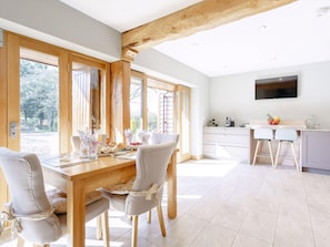 Dining - 2 bedroom accommodation in Blacko (Blacko)