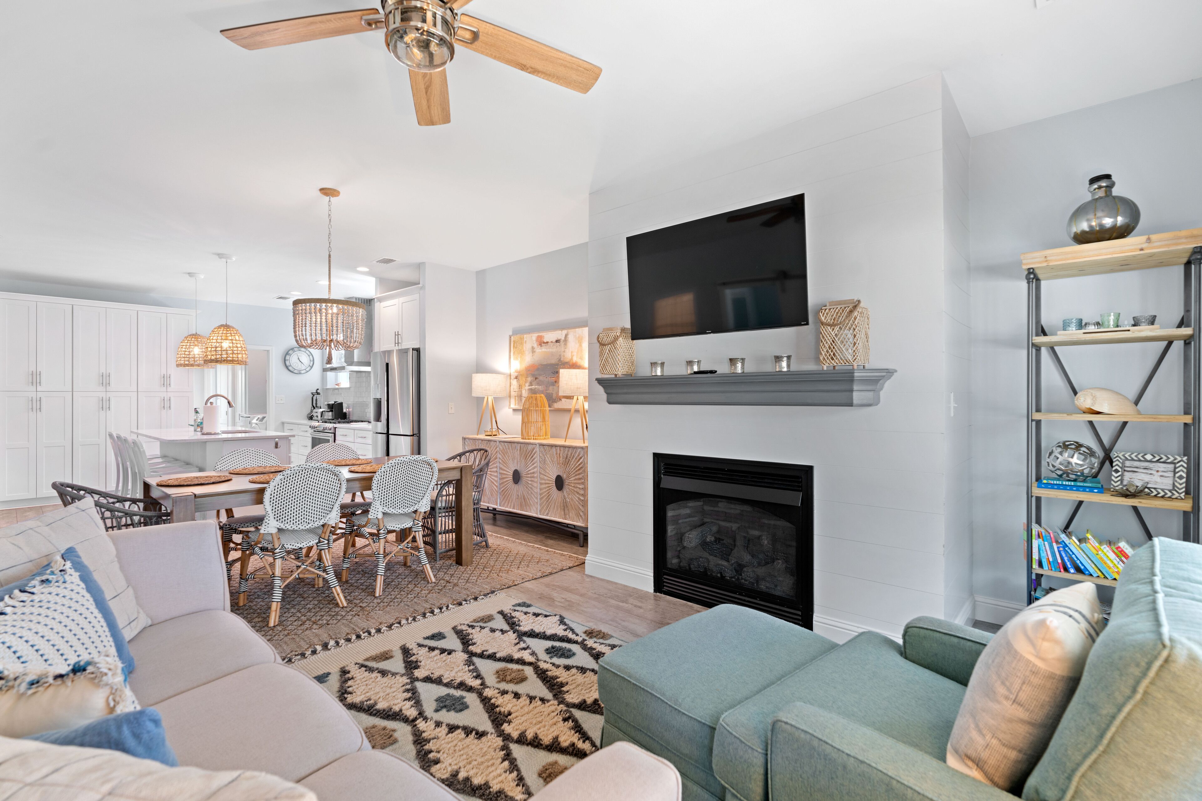 The Blue Pearl 3BR, 2BA in Seagrove, GOLF CART Included, 4 bikes—NO PETS