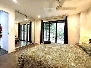 4 dormitoris, escriptori i planxa i posts de planxar 