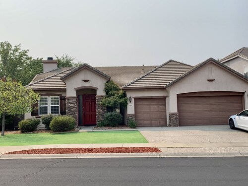 A Gorgeous Home Stay for Vacation and Business