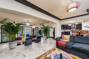 Living area - Villa Bamboo WATEFRONT (Miami)