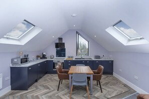 Fridge, microwave, oven, stovetop - Luxury modern Loft apartment by Bootique (Wakefield)