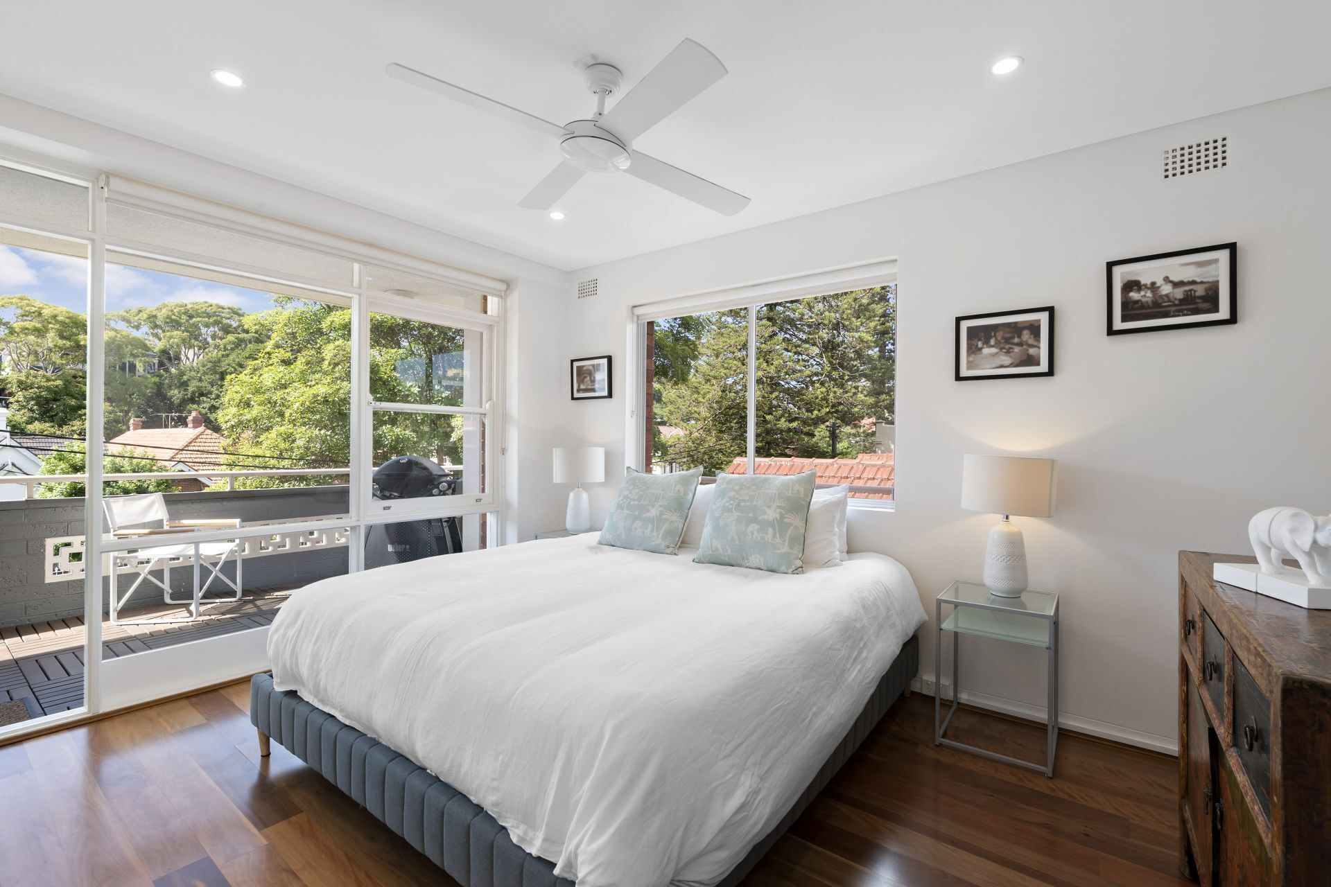 2m 2 Beach , Bright renovated , Garage , Balcony