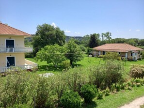 Property grounds - Kostas Apartments (Corfu)