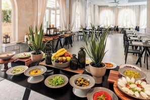 Dining - Milna Hotel (Milna)