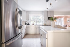 Fridge, microwave, oven, stovetop - Elegant Wine Country Retreat with Pool, Fireplace & Scenic Deck Views (Santa Rosa)