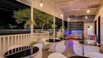Poolside bar