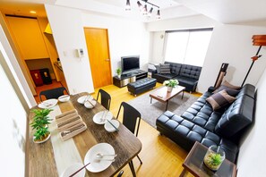 アパートメント 禁煙 | リビング エリア | 薄型テレビ