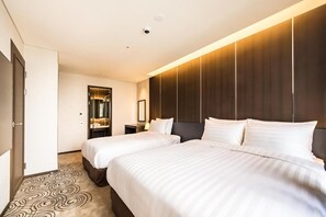 ห้องรอยัล, 1 ห้องนอน, ปลอดบุหรี่ | ตู้นิรภัยในห้องพัก, โต๊ะทำงาน, พื้นที่ทำงานแบบใช้แล็ปท็อป, ผ้าม่านกันแสง