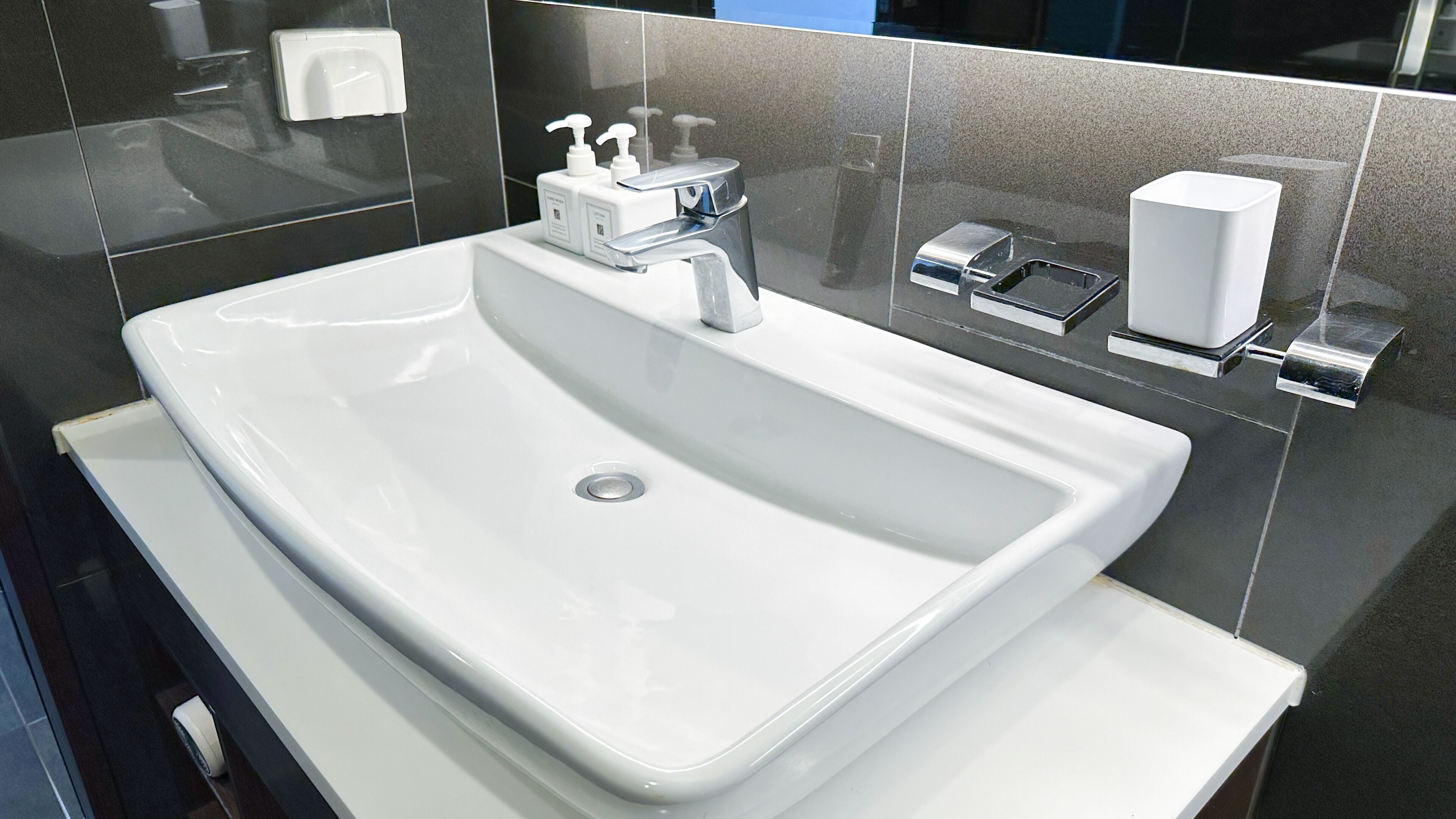 executive room, 2 double beds, non smoking | bathroom | shower, hair dryer, slippers, towels