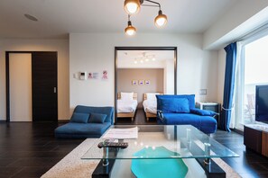 Flat-screen TV - AROMA (Sapporo)