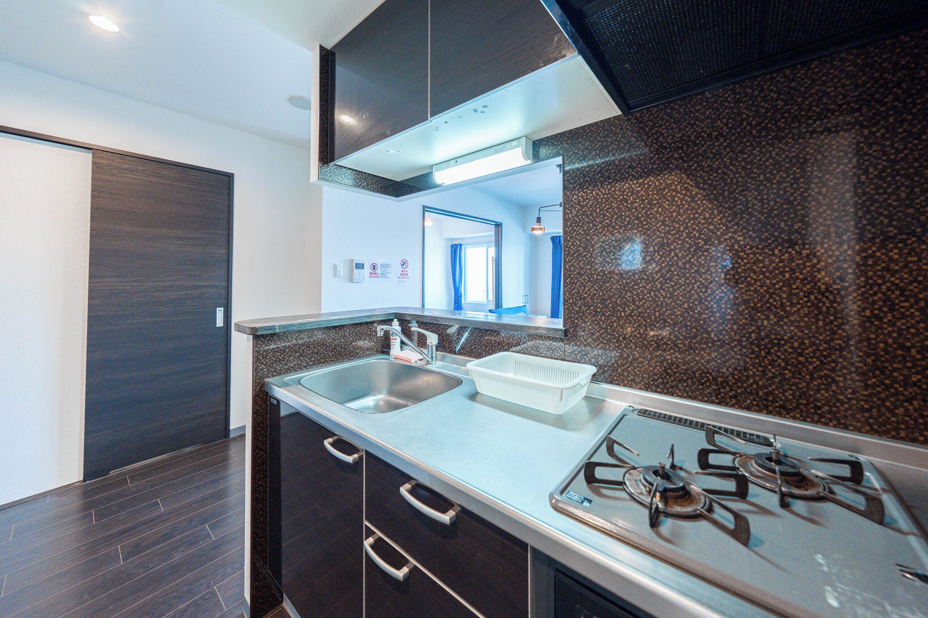 冷蔵庫、電子レンジ、コンロ、炊飯器