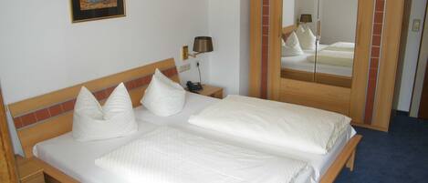 1 Schlafzimmer, Reisekinderbett, WLAN, Bettwäsche