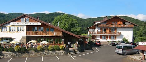 Esterni