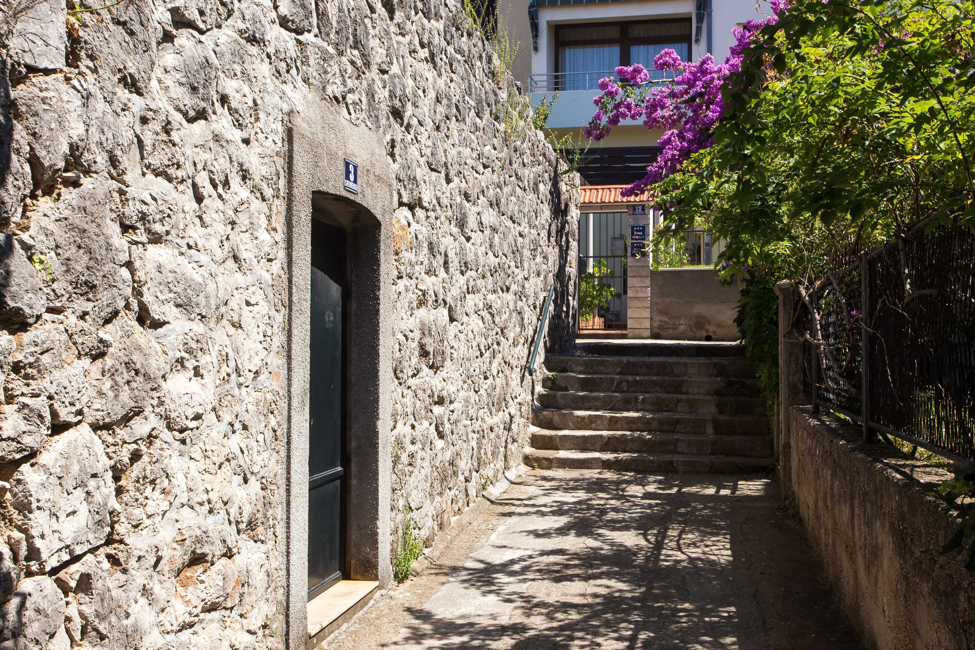 Apartment (One Bedroom Apartment) | Exterior