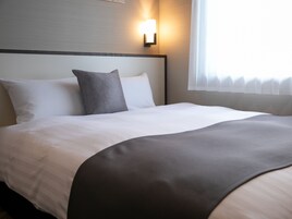 Standard Double Room, Non Smoking | Desk, iron/ironing board, free WiFi, bed sheets