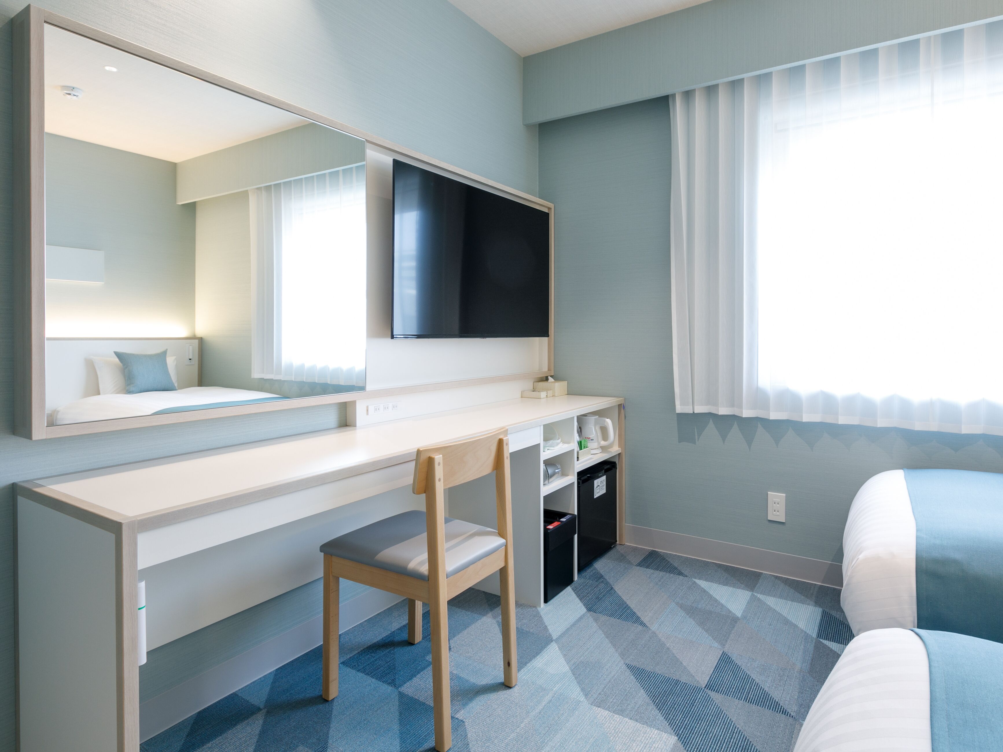 standard twin room, non smoking | desk, iron/ironing board, free wifi, bed sheets