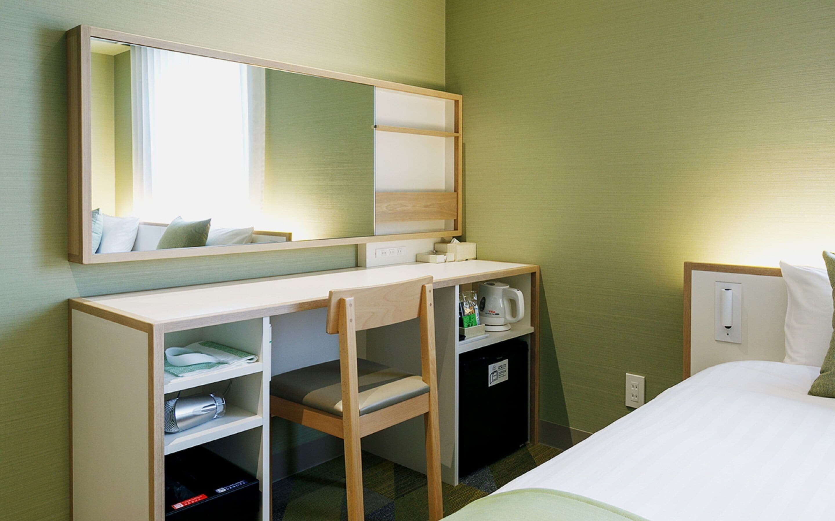 superior twin room, non smoking | desk, iron/ironing board, free wifi, bed sheets