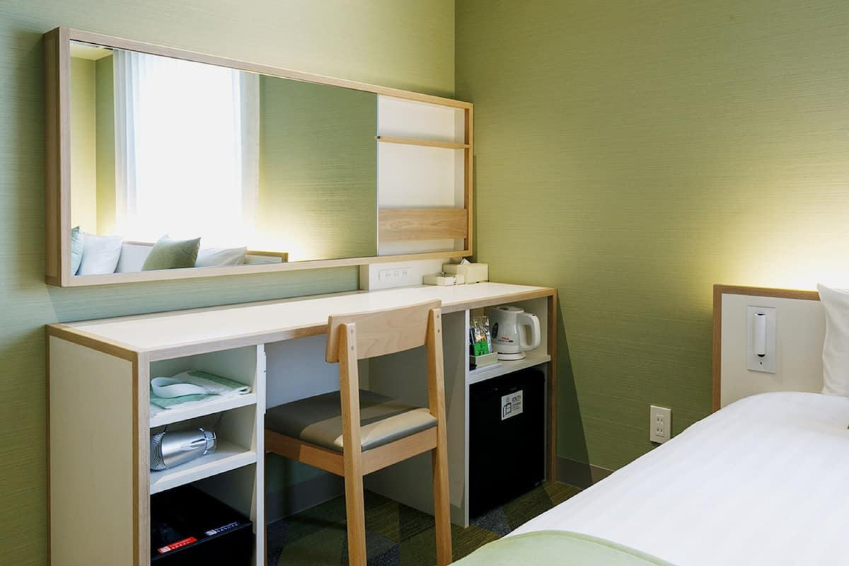 superior twin room, non smoking | desk, iron/ironing board, free wifi, bed sheets