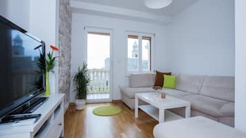 Apartment (Triplex Two Bedroom Apartment) | Interior