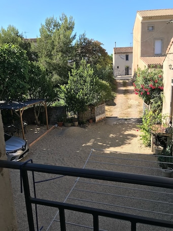 Property grounds. "La verrerie comfortable apartment