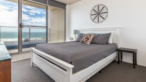 2 bedrooms, iron/ironing board